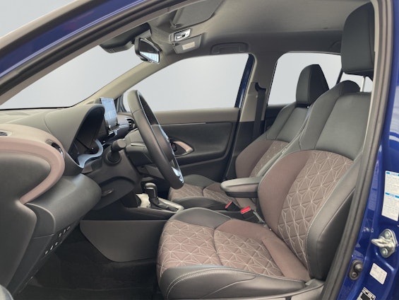 Vehicle image 9 Vehicle image 9