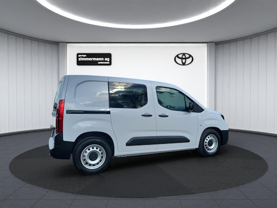 Vehicle image 5 Vehicle image 5