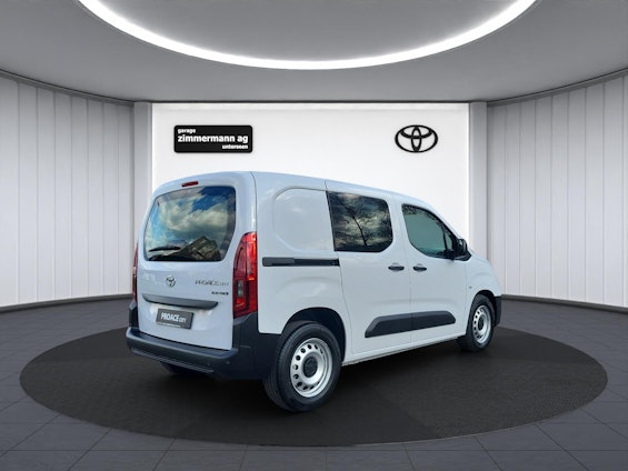 Vehicle image 6 Vehicle image 6