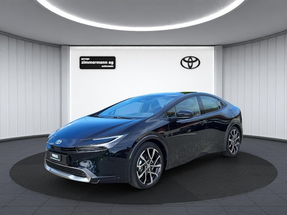 First vehicle image