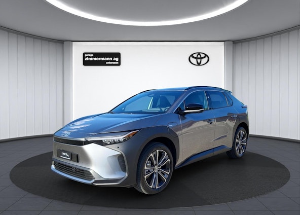 First vehicle image First vehicle image