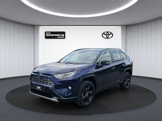 First vehicle image