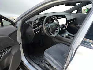 Lexus RZ 450e Excellence