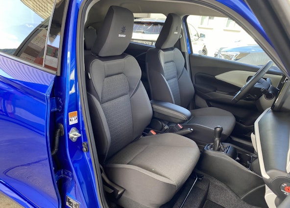 Vehicle image 6 Vehicle image 6