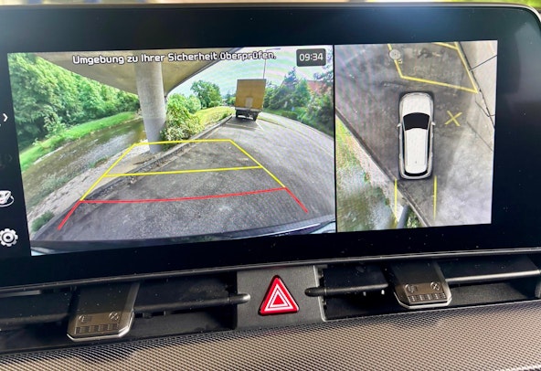 Vehicle image 14 Vehicle image 14