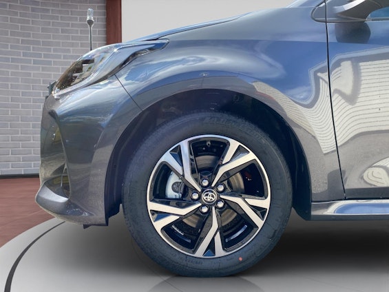 Vehicle image 9 Vehicle image 9