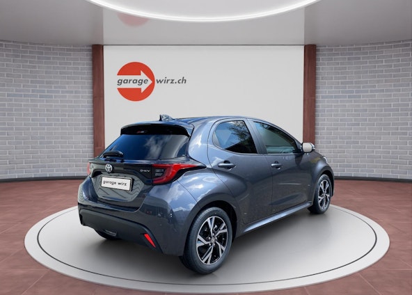 Vehicle image 4 Vehicle image 4