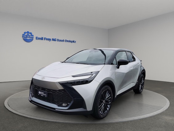 First vehicle image