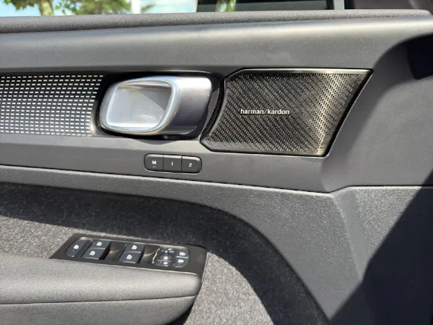 Volvo XC40 P8 AWD Elec R-Design