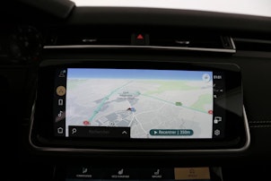 Vehicle image LAND ROVER Range Rover Velar 3.0 I6 R-Dynamic HSE