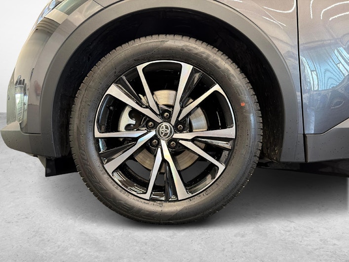 immagine del veicolo TOYOTA C-HR