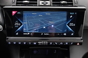 Vehicle image DS AUTOMOBILES DS7 Crossback 1.6 E-Tense Louvre 4x4