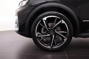 DS Automobiles 7 Crossback 1.6 E-Tense Louvre 4x4 / ab 1.99% Leasing bei Abschluss einer Protect Autoversicherung