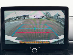 Vehicle image TOYOTA Yaris 1.5 VVT-i HSD Trend