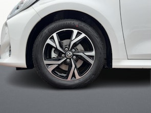 Vehicle image TOYOTA Yaris 1.5 VVT-i HSD Trend