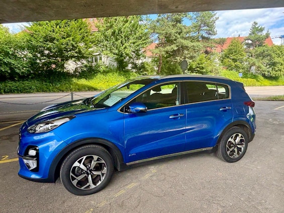 Vehicle image 6