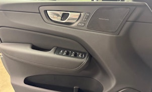 Vehicle image VOLVO XC60 2.0 T8 TE Ultra Dark eAWD