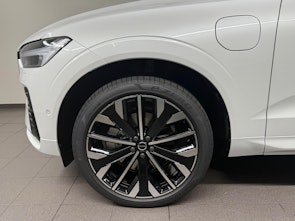 Vehicle image VOLVO XC60 2.0 T8 TE Ultra Dark eAWD