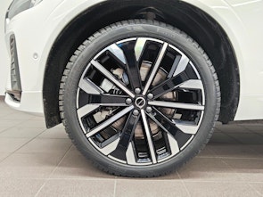 immagine del veicolo VOLVO XC60 2.0 T8 TE Ultra Dark eAWD