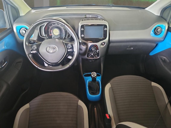 Vehicle image 7