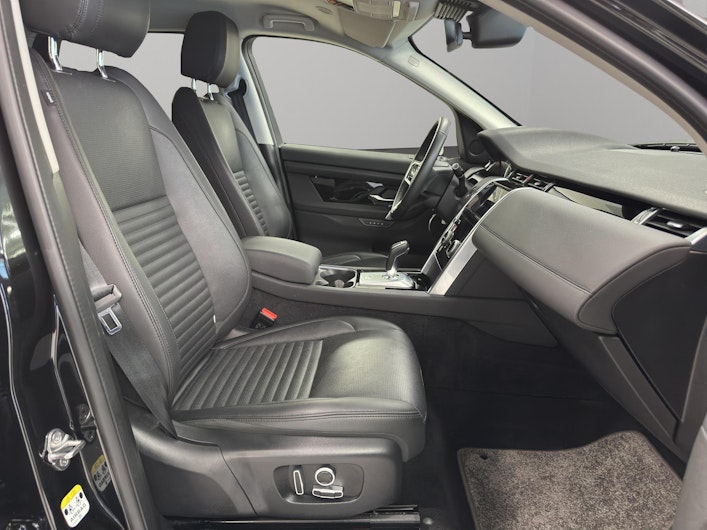 Vehicle image LAND ROVER DISCOVERY SPORT