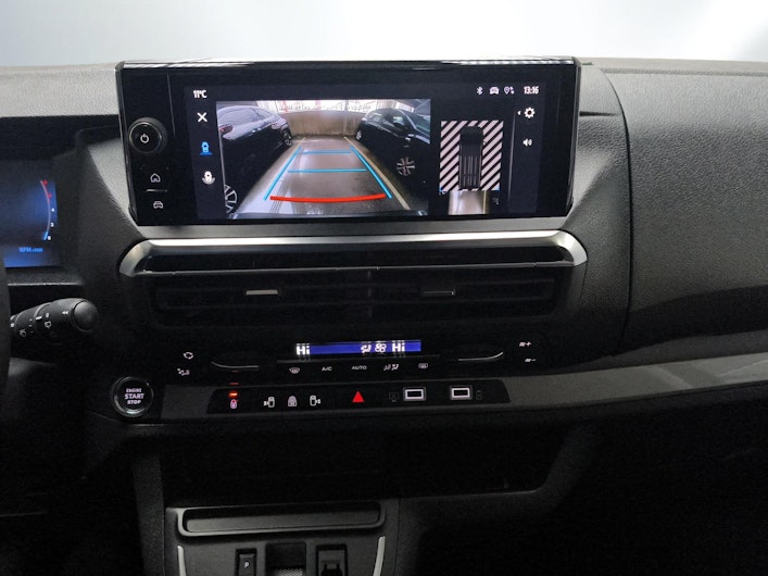 Vehicle image TOYOTA PROACE