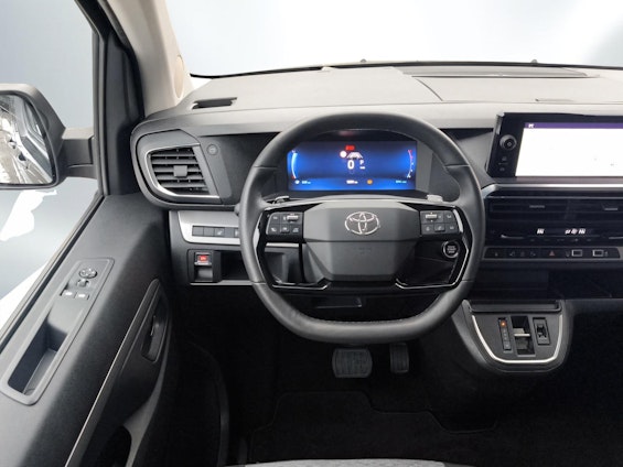 Vehicle image 4 Vehicle image 4