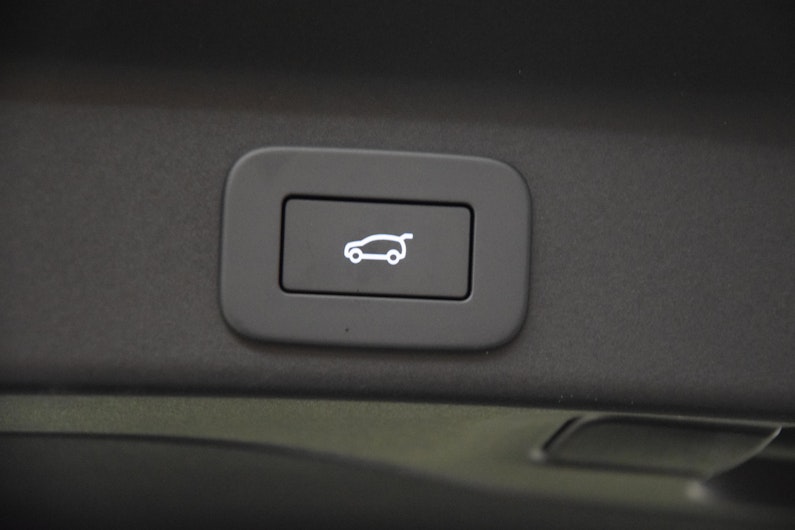 Vehicle image JAGUAR F-PACE