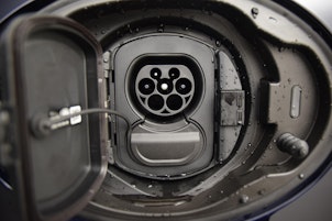 Vehicle image JAGUAR F-Pace 2.0 P400e R-Dynamic HSE 90th Anniversary Ed. AWD