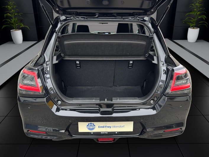 Vehicle image SUZUKI SWIFT