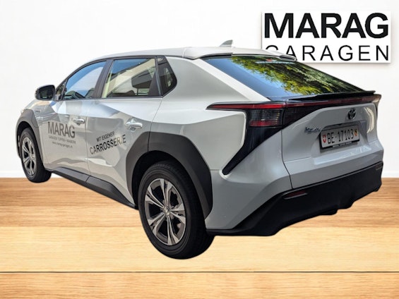 Vehicle image 6 Vehicle image 6