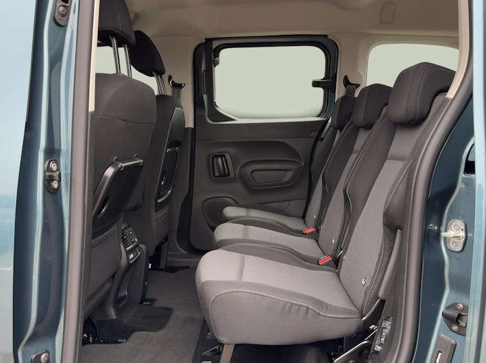 Vehicle image TOYOTA PROACE CITY VERSO