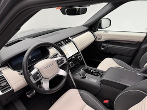 Vehicle image LAND ROVER Discovery 3.0 D I6 300 S