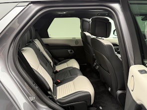 Vehicle image LAND ROVER Discovery 3.0 D I6 300 S