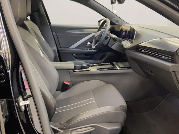 Opel Astra 1.2 T 130 Swiss Plus