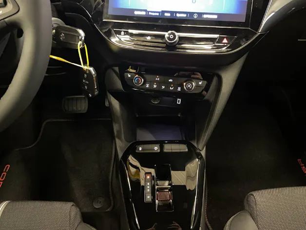Opel Corsa 1.2 T Hybrid Sporthilfe