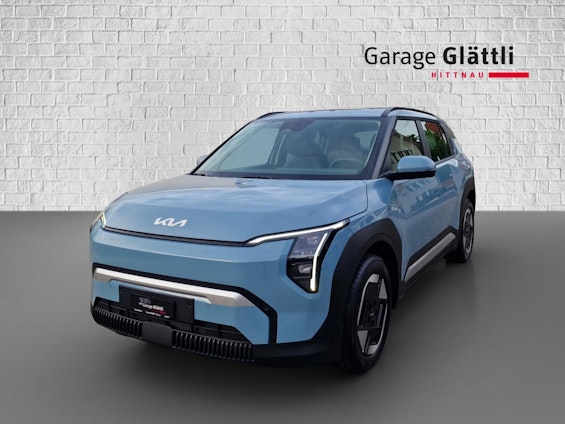 First vehicle image First vehicle image