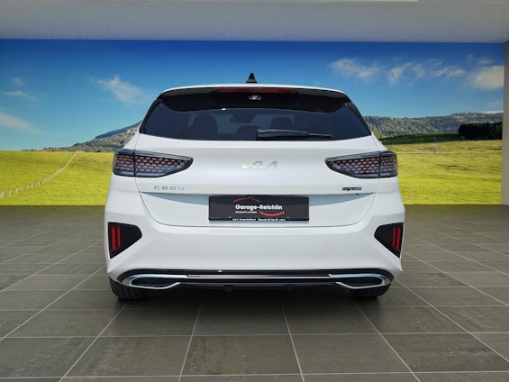 Vehicle image 3 Vehicle image 3