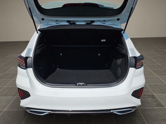 Vehicle image 14 Vehicle image 14