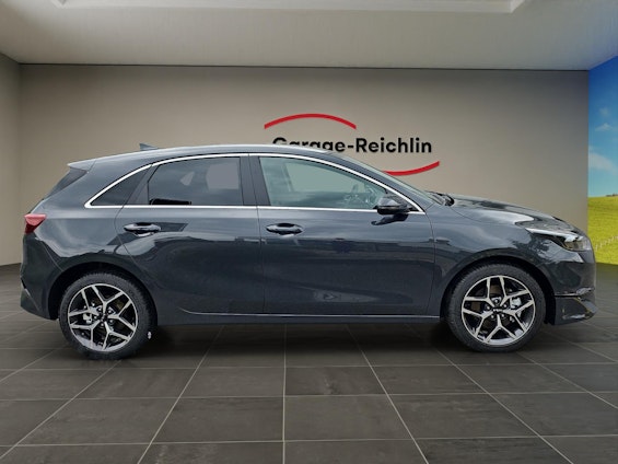 Vehicle image 5 Vehicle image 5