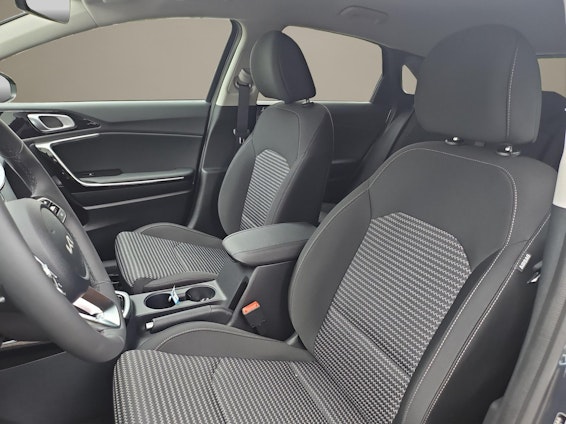 Vehicle image 9 Vehicle image 9