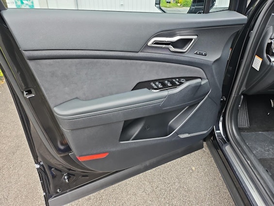 Vehicle image 8 Vehicle image 8