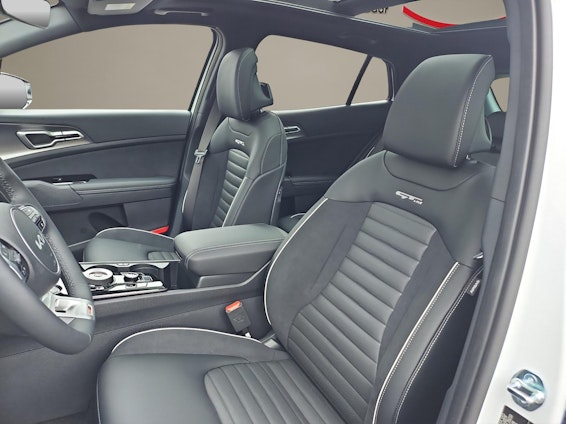 Vehicle image 9 Vehicle image 9