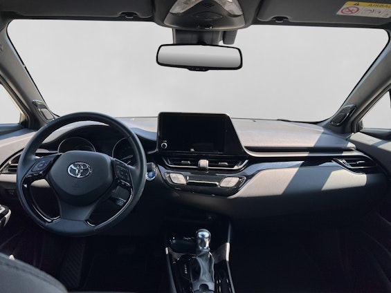 Vehicle image 6