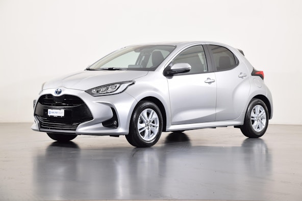 First vehicle image