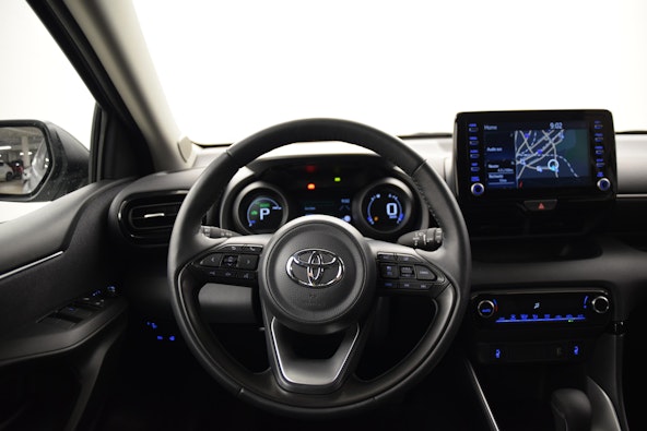Vehicle image 10
