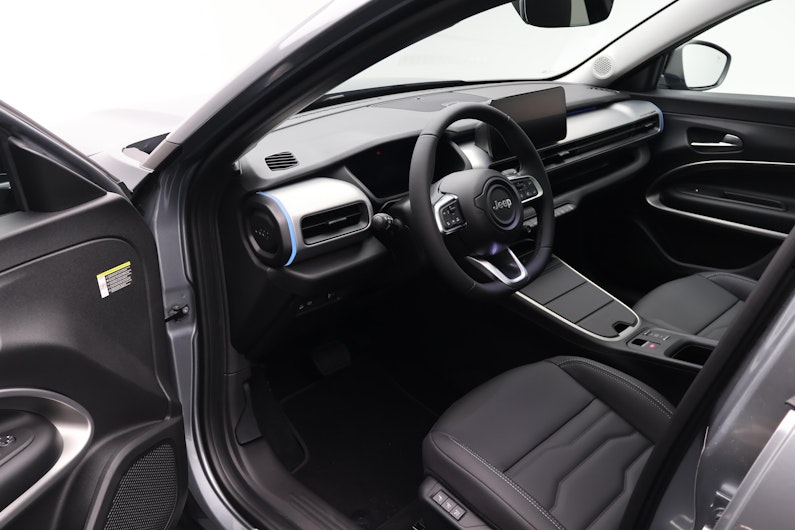 Vehicle image JEEP AVENGER