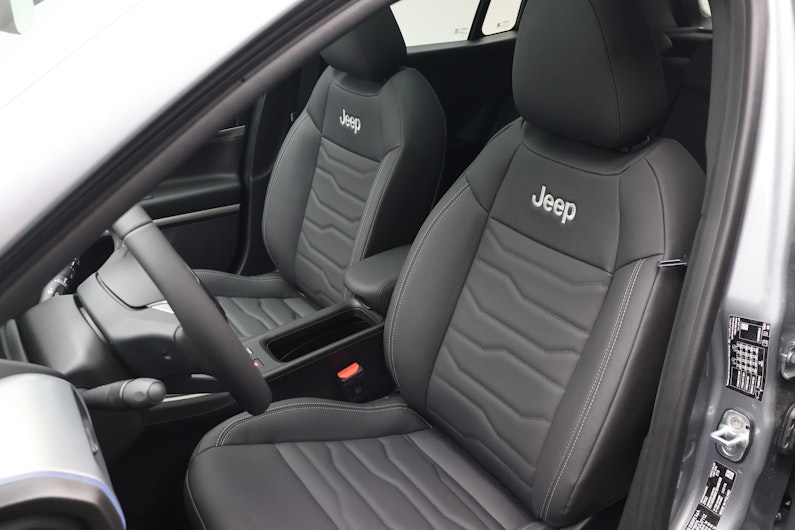 Vehicle image JEEP AVENGER