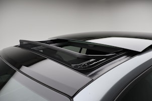 Vehicle image JEEP Avenger Summit