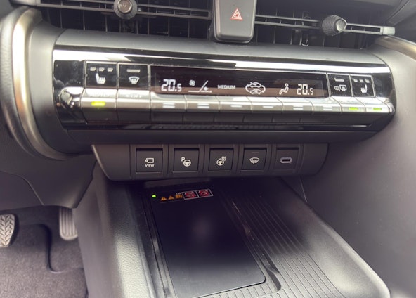 Vehicle image 18 Vehicle image 18